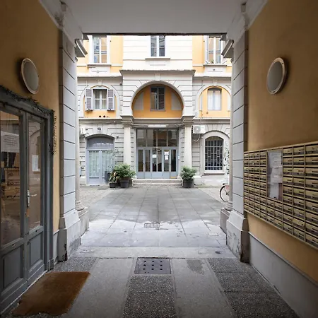 Moderno Bilocale In Via Tortona A 500m Dai Navigli Apartment Mailand